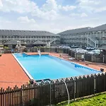 Tatil Evi Poolside In