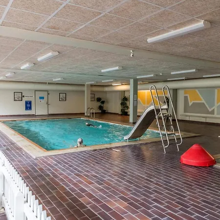 Poolside In Holiday home